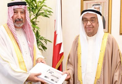 محمد بن مبارك يستقبل وكيل وزارة التربية الأسبق