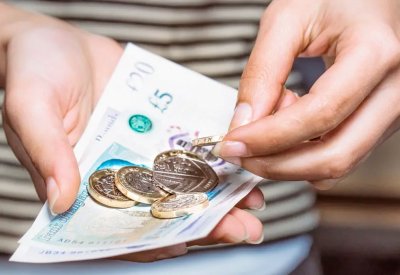 الاسترليني يقفز فور إعلان ماي استقالتها من رئاسة الحكومة