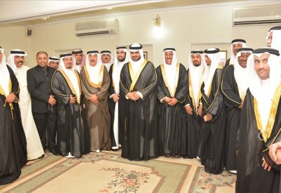  سمو الشيخ عيسى بن علي يزور مجلسي بوطبنية وجمعية الكلمة الطيبة