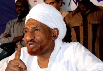 الصادق المهدي يرفض الإضراب ويؤكد التفاهم مع الانتقالي