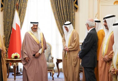  سمو رئيس الوزراء يدعو العرب والمسلمين بأن يضعوا ثقلهم خلف السعودية‎