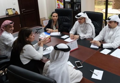 عسكر يلتقي بالجيب لبحث مشروع المدرسة الرياضية