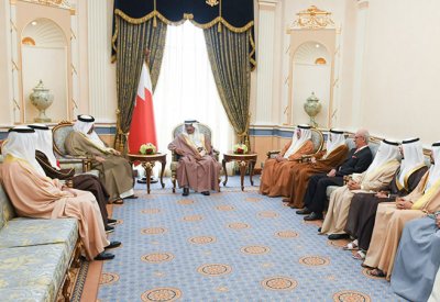  سمو رئيس الوزراء يستقبل رئيس ديوان الرقابة المالية والادارية