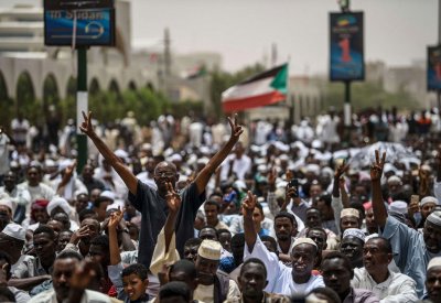 الانتقالي السوداني: الثورة خرجت عن السلمية