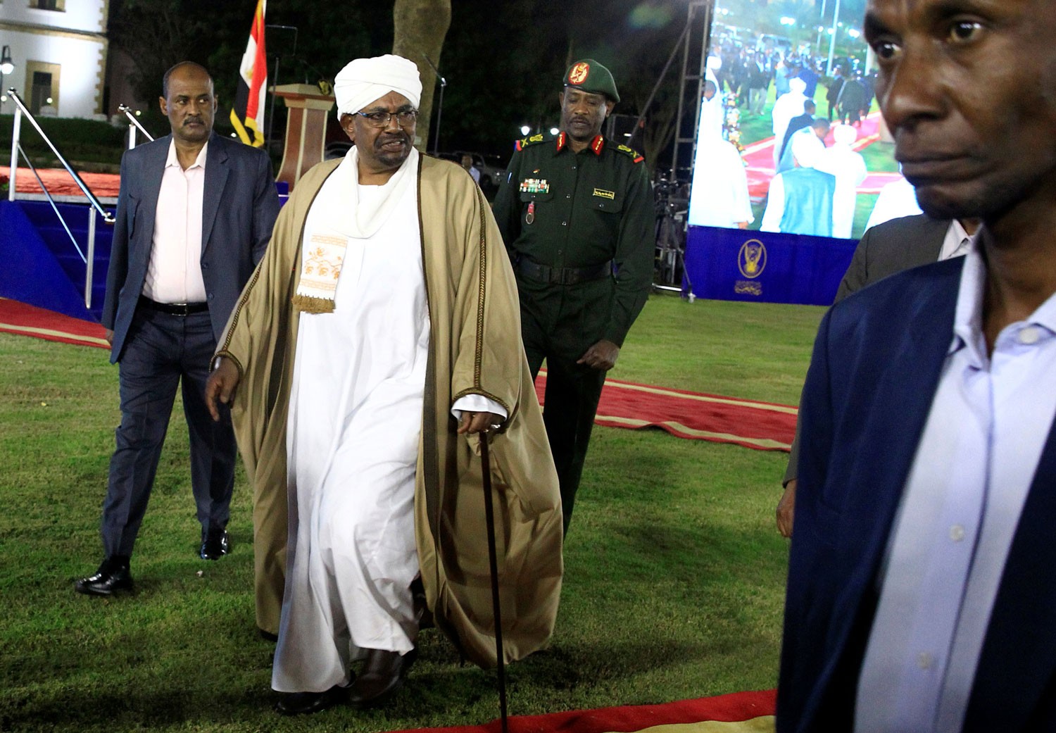 السودان.. استجواب البشير بتهم غسيل أموال وتمويل الإرهاب