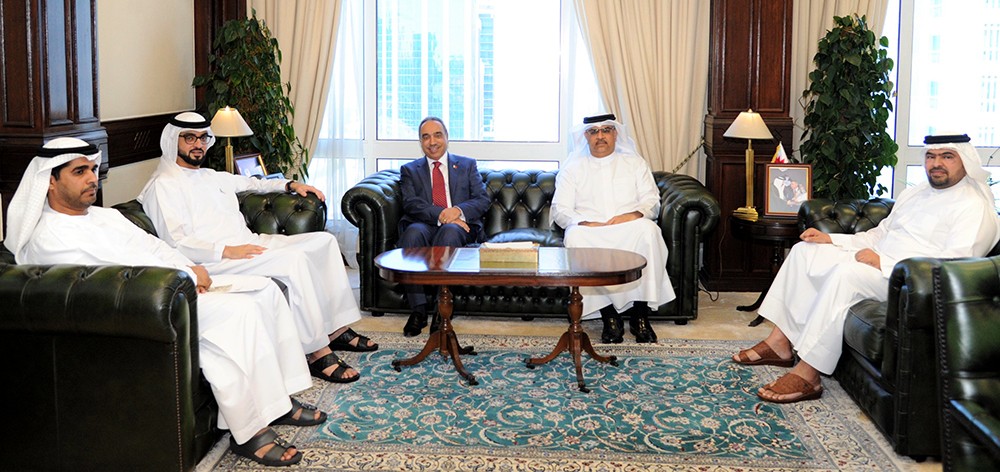 وزير الأشغال يبحث مع السفير الاماراتي عدداً من مشاريع الدعم الخليجي