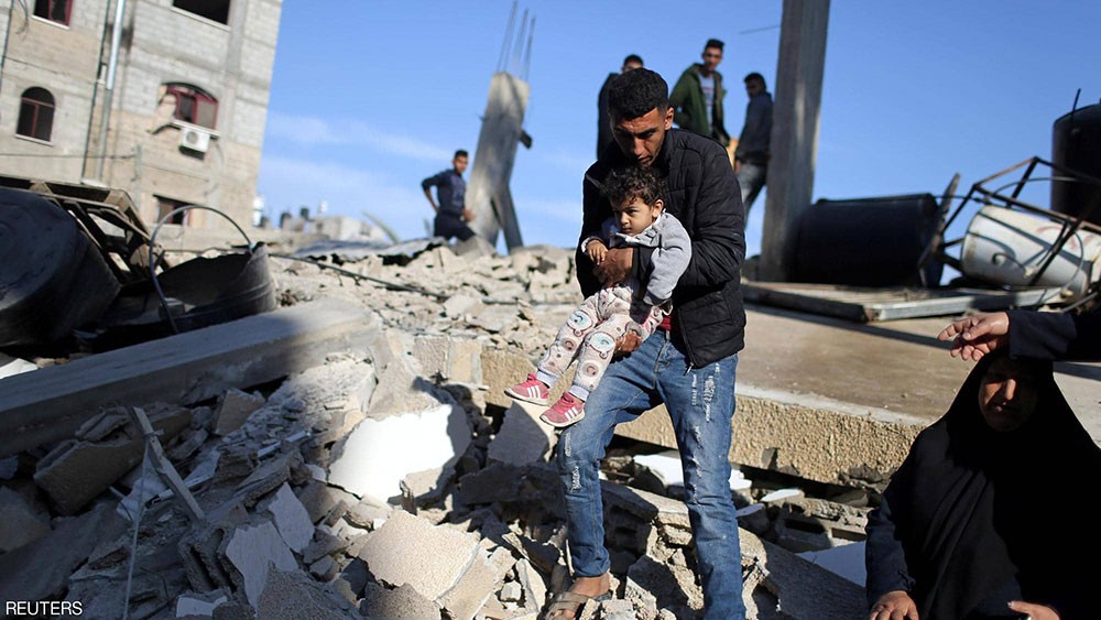  قصف إسرائيلي "مستعر" على غزة.. وفاجعة فلسطينية جديدة