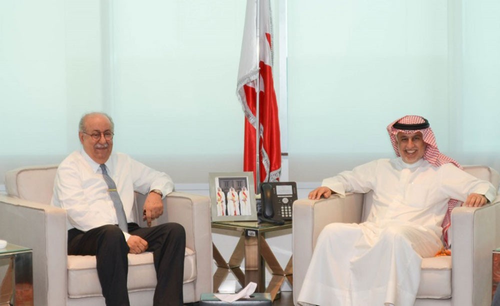 وزير الصناعة يجتمع بالرئيس التنفيذي لشركة محركات البحرين