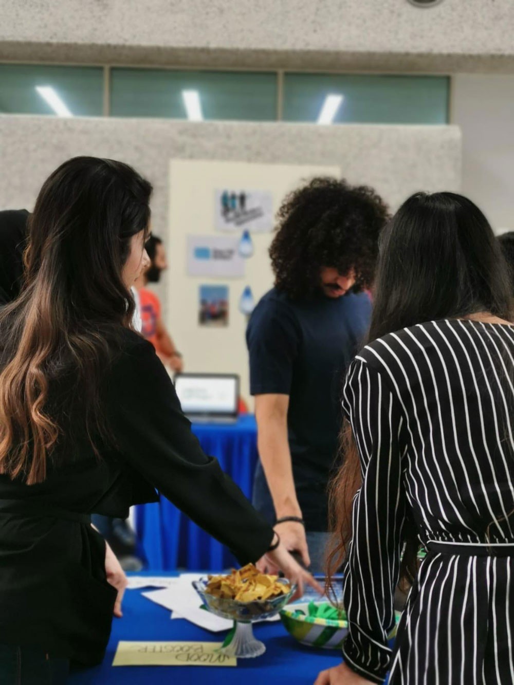 مشاركة الطلبة في المشاريع المجتمعية تخلق لهم فرصاً للعمل بعد التخرج