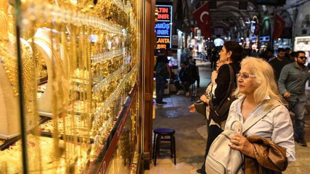 الذهب يصعد بفعل التوترات التجارية الأميركية الصينية