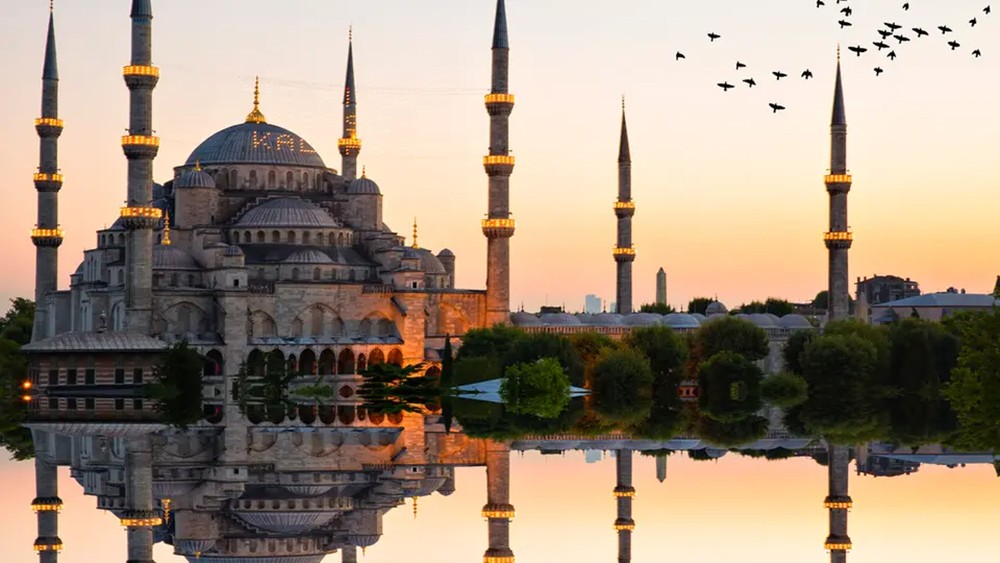 بيانات رسمية.. لماذا تشهد سياحة تركيا عزوفاً عالمياً؟