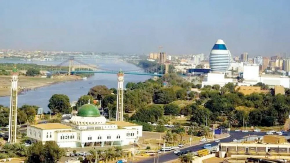 السودان يدرس بيع الوقود للمواطنين ببطاقات خاصة