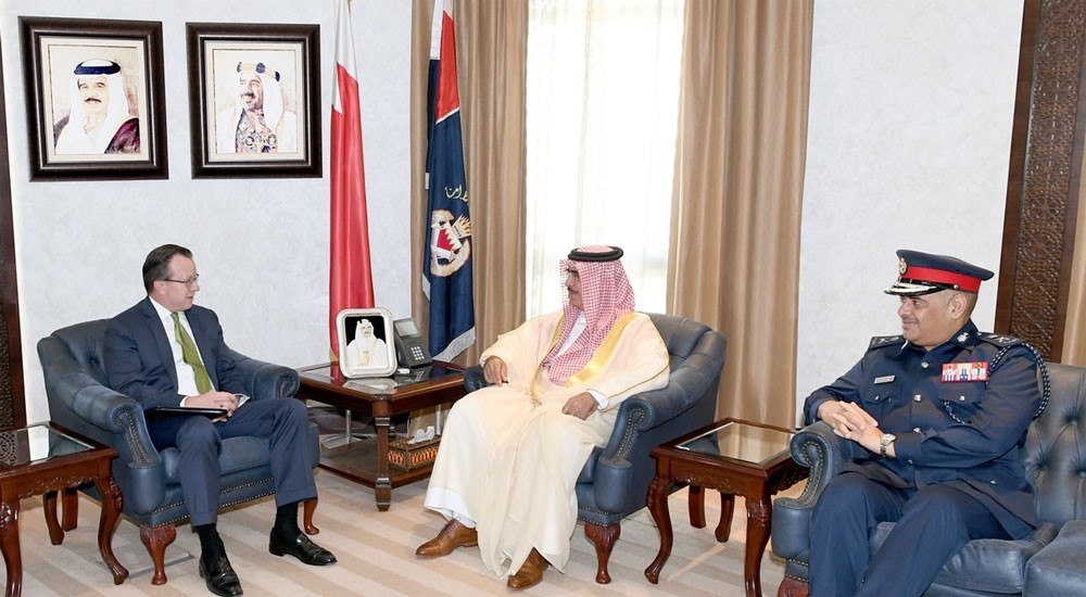معالي وزير الداخلية يبحث مع السفير الأمريكي عددا من الموضوعات ذات الاهتمام المشترك