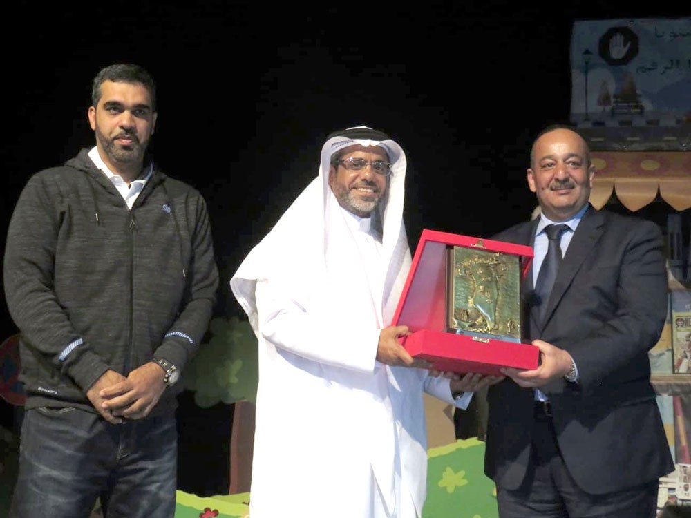 الخيرية الملكية تقدم (المظلة) في مهرجان المسرح بالمغرب