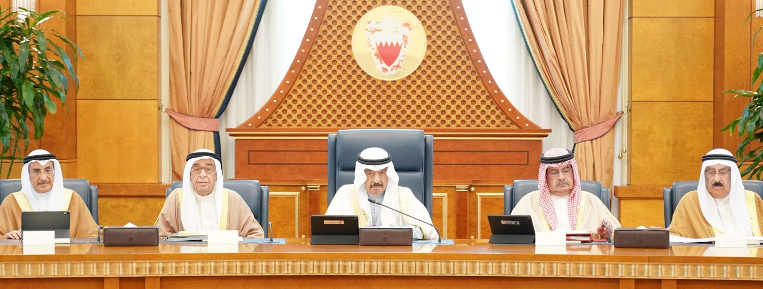 سمو رئيس الوزراء يدين بشدة ما تثيره بعض المواقع الالكترونية من محاولات للنيل من صلابة النسيج الاجتماعي 