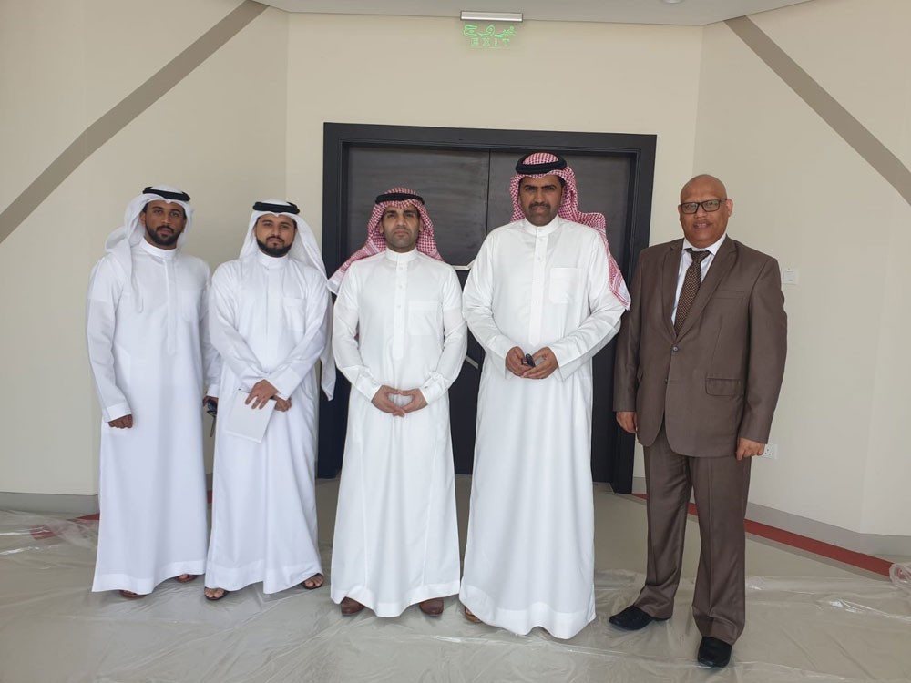 البوعينين يستقبل وفد المكتب الإقليمي لـ"الفيفا"