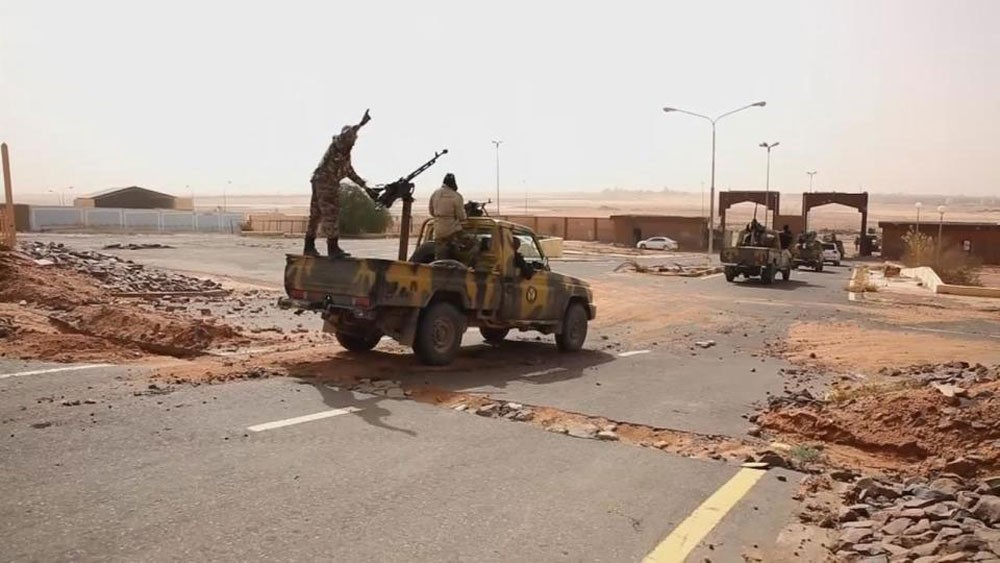 ليبيا.. اشتباكات عنيفة بين الوفاق والجيش الوطني بطرابلس