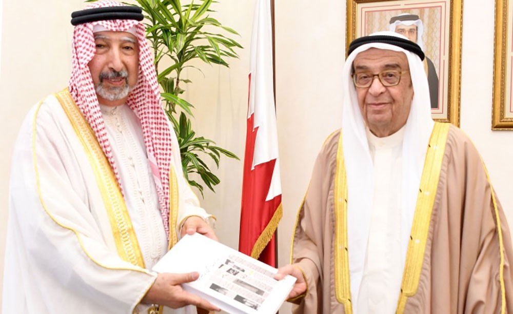 محمد بن مبارك يستقبل وكيل وزارة التربية الأسبق