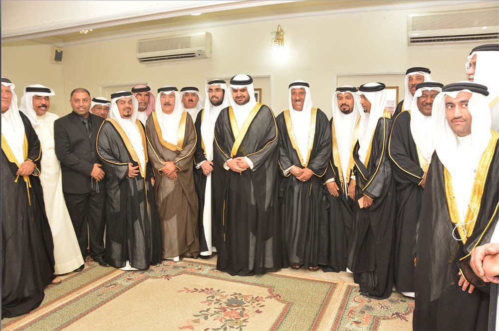  سمو الشيخ عيسى بن علي يزور مجلسي بوطبنية وجمعية الكلمة الطيبة