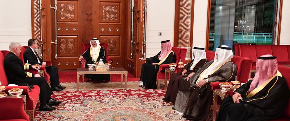  جلالة الملك المفدى يستقبل السفير الأمريكي لدى المملكة و قائد الأسطول الخامس