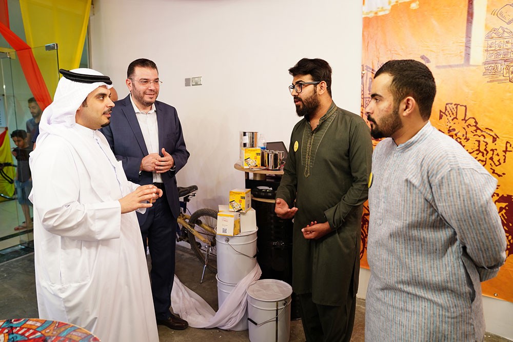 الرئيس التنفيذي للبوليتكنك يفتتح معرض التسويق السنوي بمجمع "ريادات"