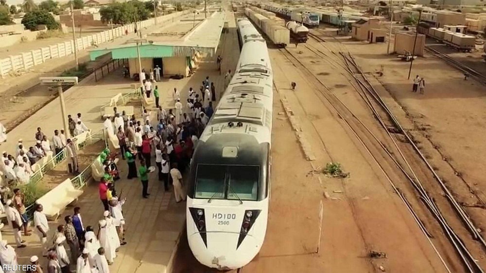  مئات المسافرين "عالقون" بعد إضراب السودان