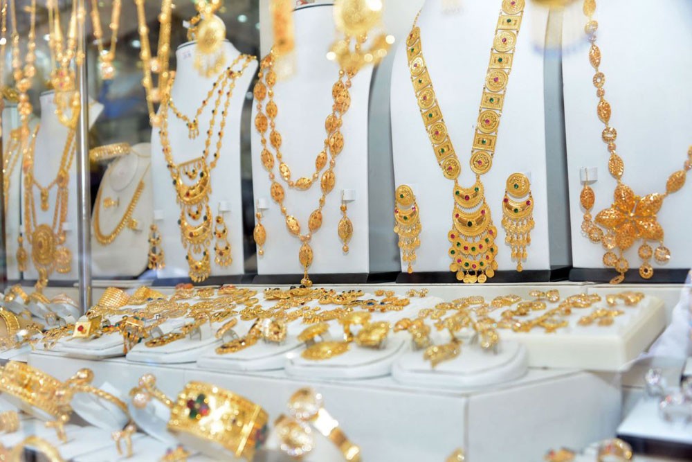 سوق المصوغات والمجوهرات يشهد حركة متسارعة قبل عيد الفطر