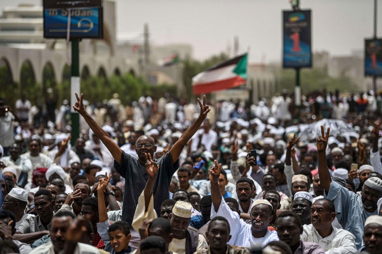 الانتقالي السوداني: الثورة خرجت عن السلمية