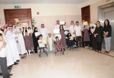 وزير التربية يكرّم عددًا من الطلبة المتميزين من ذوي الاحتياجات الخاصة