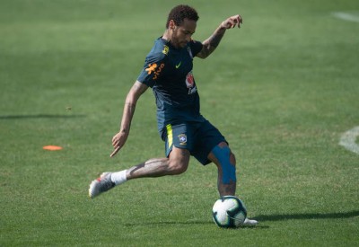 رئيس الاتحاد البرازيلي: نيمار سيخوض كوبا أميركا رغم فضيحة الاغتصاب