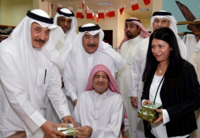 حميدان يشارك نزلاء دار بنك البحرين الوطني للمسنين فرحة العيد