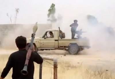 معارك طرابلس.. الجيش الليبي يبدأ هجوماً بمحور طريق المطار
