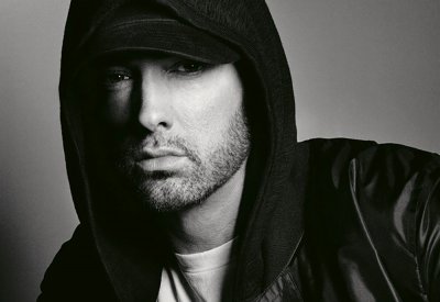 EMINƎM يعلن عن عودته إلى أبو ظبي