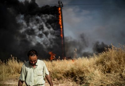 النار تلتهم قمح الشمال السوري.. طار الحصاد