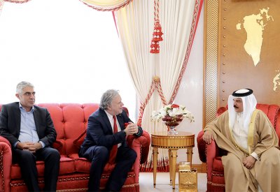 جلالة الملك المفدى يستقبل وزير خارجية اليونان