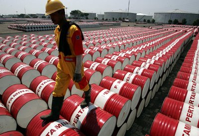  برنت ينهي الأسبوع على تراجع بـ 2% 