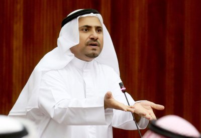 العسومي لـ "البلاد": لا أتقاضى 3 رواتب وأتهم "مجهولين فاشلين"