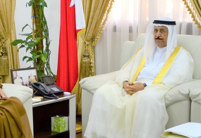 معالي الشيخ عبدالرحمن بن محمد يستقبل رئيس مجلس الأوقاف الجعفرية