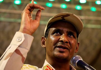 حميدتي: المجلس العسكري يسعى لإجراء انتخابات نزيهة بالسودان