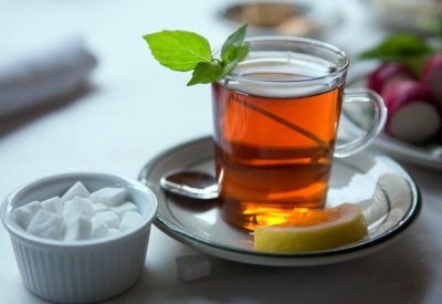 6 مشروبات تقضي على "انتفاخ المعدة"