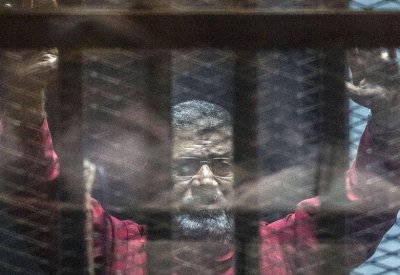  مصر.. النيابة العامة تصدر تصريحا بدفن جثة محمد مرسي