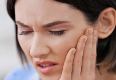 للتخلص من أوجاع ضرس العقل في دقائق... هذا ما يجب أن تضيفوه الى معجون الأسنان