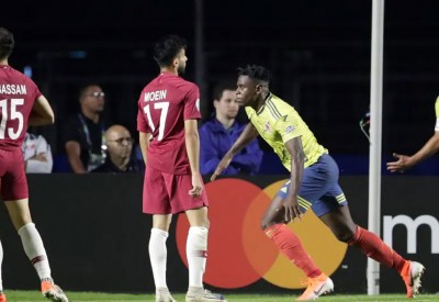 كولومبيا تتغلب على قطر وتتأهل إلى ربع النهائي