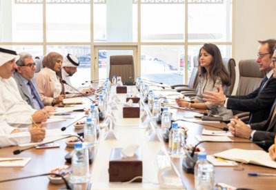 أمين عام مجلس النواب يبحث تعزيز التعاون مع فريق الشركاء العالميين للحوكمة