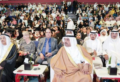 سمو الشيخ سلمان بن خليفة يحضر حفل تخريج الفوج العاشر للكلية الملكية للجراحين