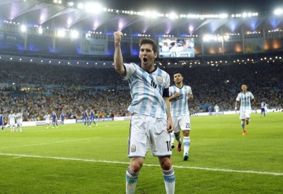 البرازيل تطلب من ميسي وضع بصمات "أصابعه" في ماراكانا