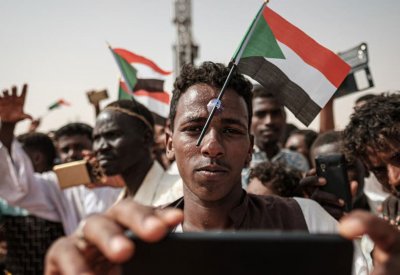 تظاهرة طلابية في الخرطوم قرب قصر الرئاسة