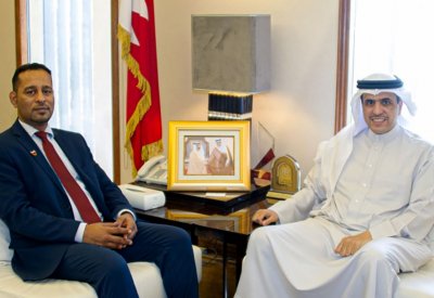 وزير شؤون الإعلام يستقبل النائب محمود البحراني