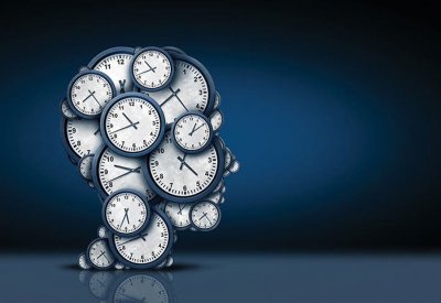 كيف فسر أينشتاين لغز "مرور الوقت".. لزميلته التي يحبها؟