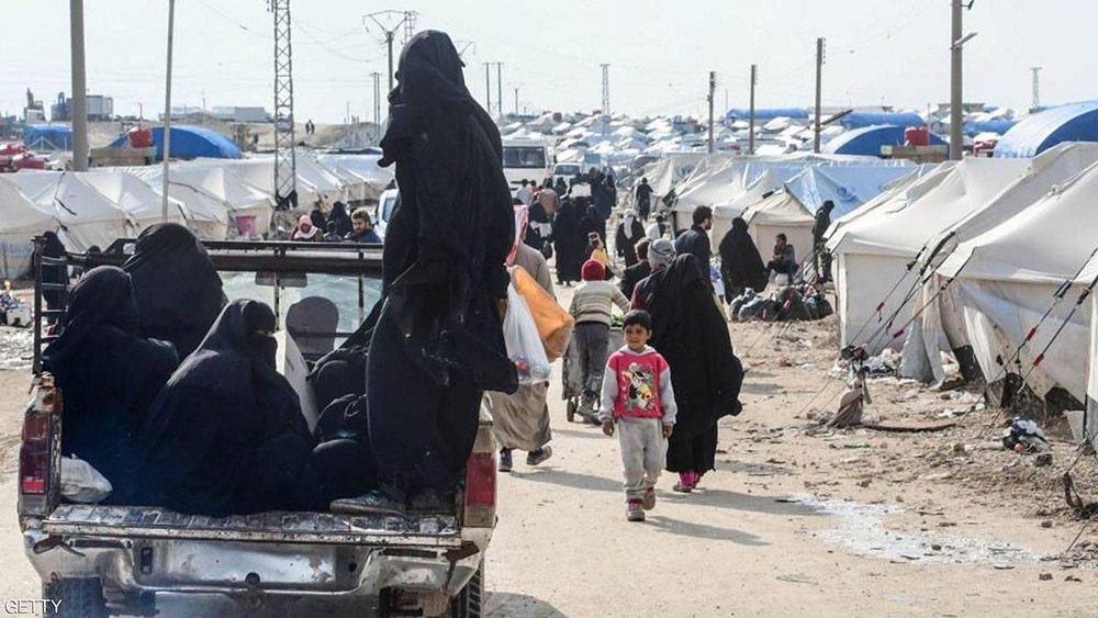  سوريا.. مئات النساء والأطفال يغادرون مخيم الهول